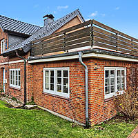 Amrumer Liebhaberstück in Bestlage Norddorf: Freistehendes Friesenhaus mit Charme, Kamin, Meerblick & historischem Kachelzimmer