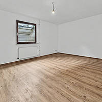 Großzügiges 9-Zimmer-Einfamilienhaus mit Kamin, Wintergarten und Tiefgarage