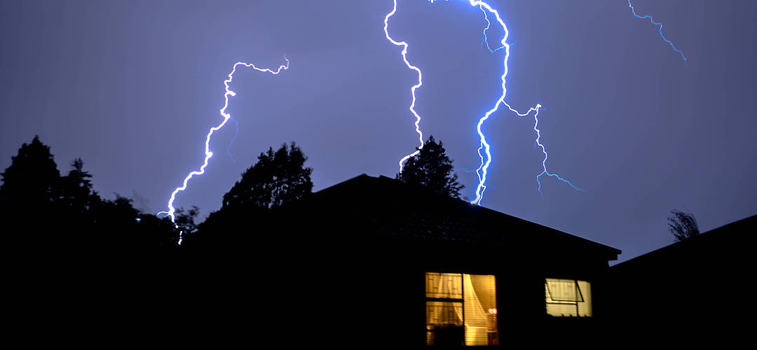 Die Gewittersaison ist da - muss man sein Haus vor Blitzeinschlag schützen?