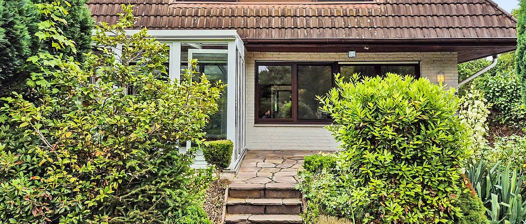 Vorschaubild der Immobilie: Großzügiges 9-Zimmer-Einfamilienhaus mit Kamin, Wintergarten und Tiefgarage