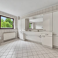 Großzügiges 9-Zimmer-Einfamilienhaus mit Kamin, Wintergarten und Tiefgarage