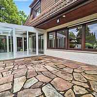 Großzügiges 9-Zimmer-Einfamilienhaus mit Kamin, Wintergarten und Tiefgarage