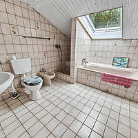 Alleinlage mit Weitblick – vielseitiger Resthof mit fünf Wohnungen, Stallgebäude und 9.622 m² Grundstück